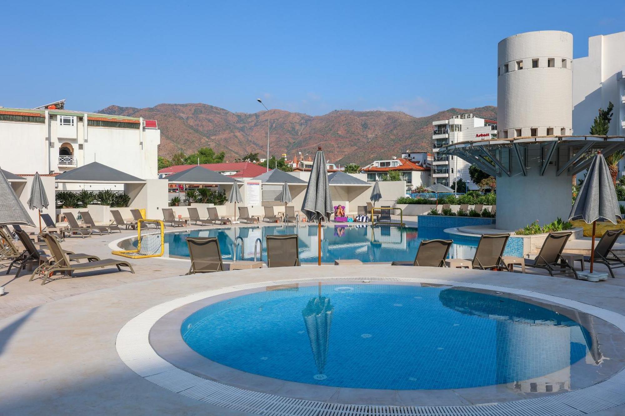 Faros Premium Beach 马尔马里斯 外观 照片