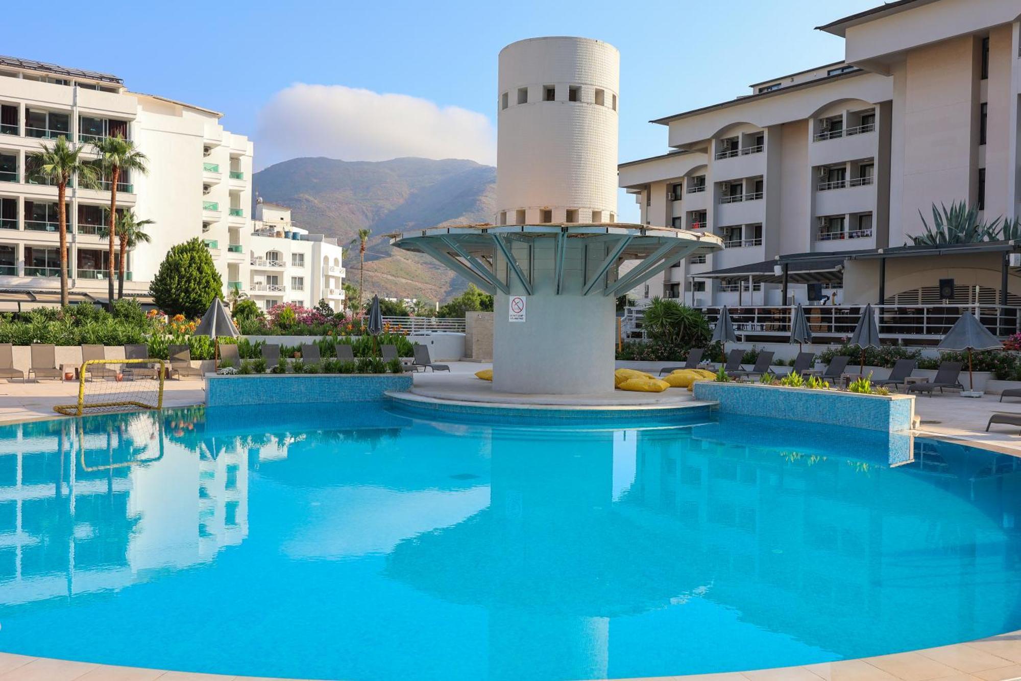 Faros Premium Beach 马尔马里斯 外观 照片