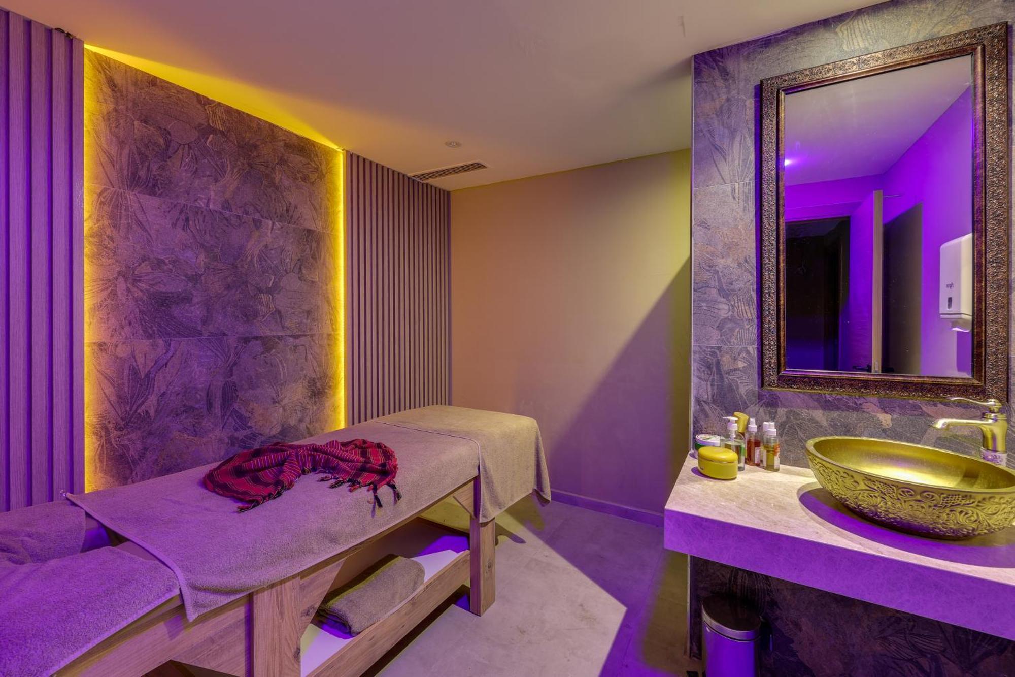 Faros Premium Beach 马尔马里斯 外观 照片