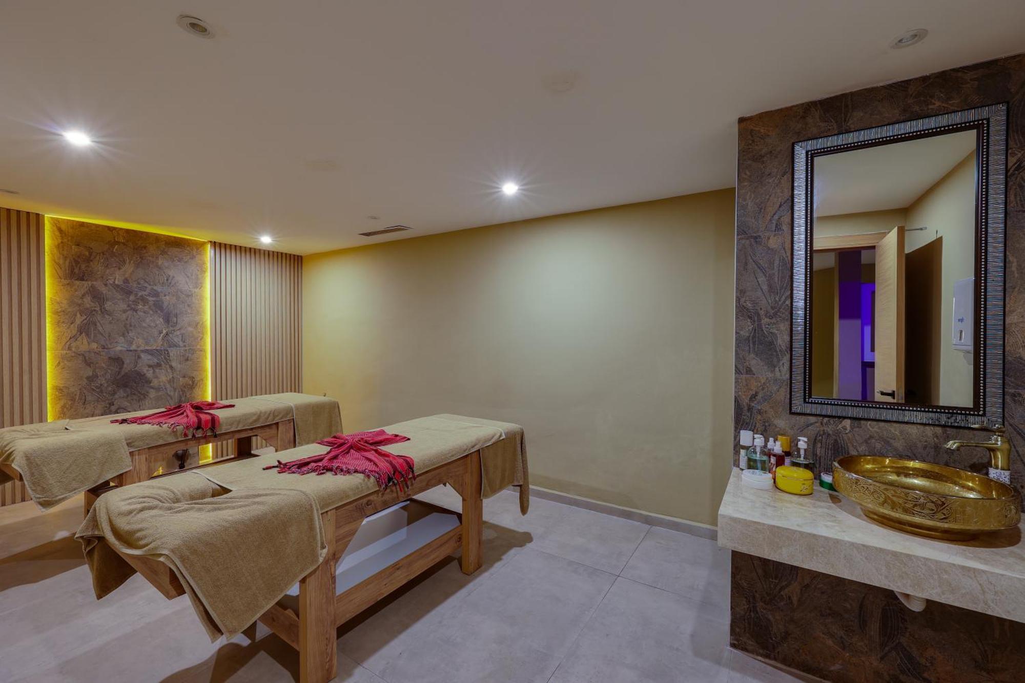 Faros Premium Beach 马尔马里斯 外观 照片