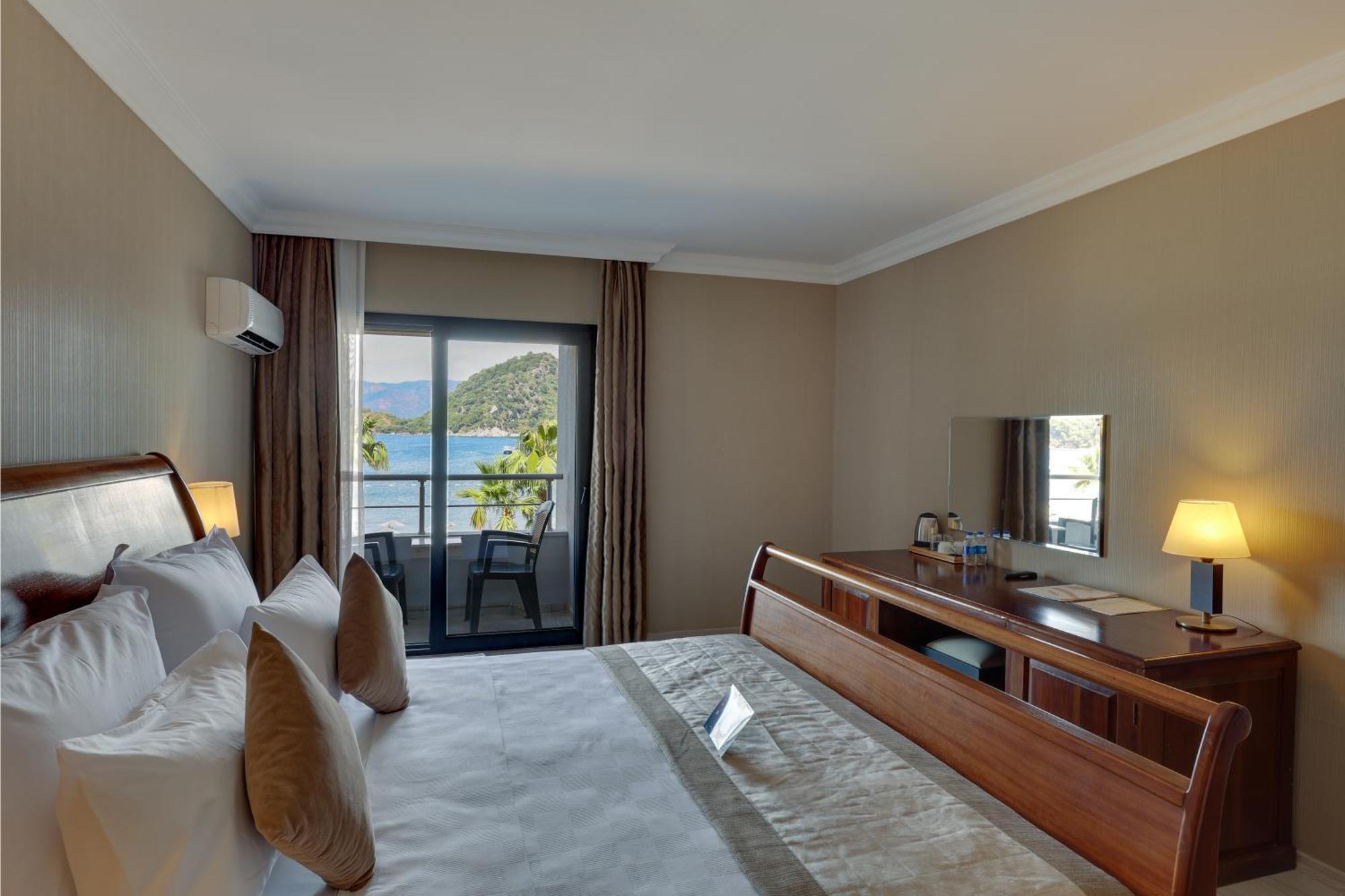 Faros Premium Beach 马尔马里斯 外观 照片
